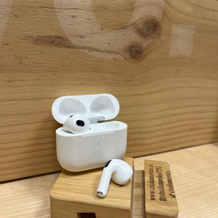 Apple AirPods (3ª generación) - Estuche de carga MagSafe